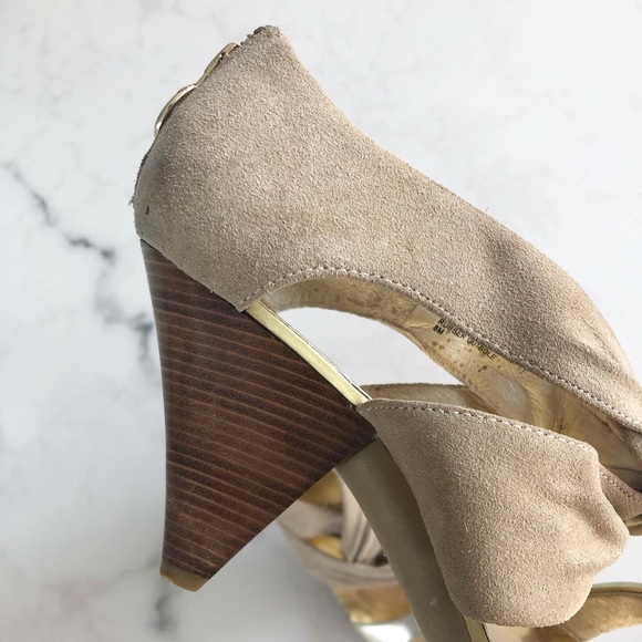 MICHAEL KORS Suede Shoes with Gold Straps - Picture 3 of 10